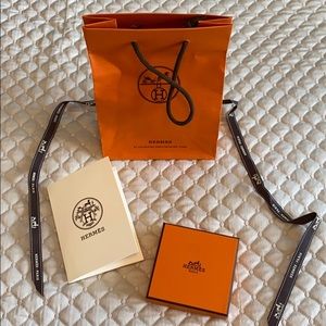 Hermès Shopping Bag, box, and dust bag🧡